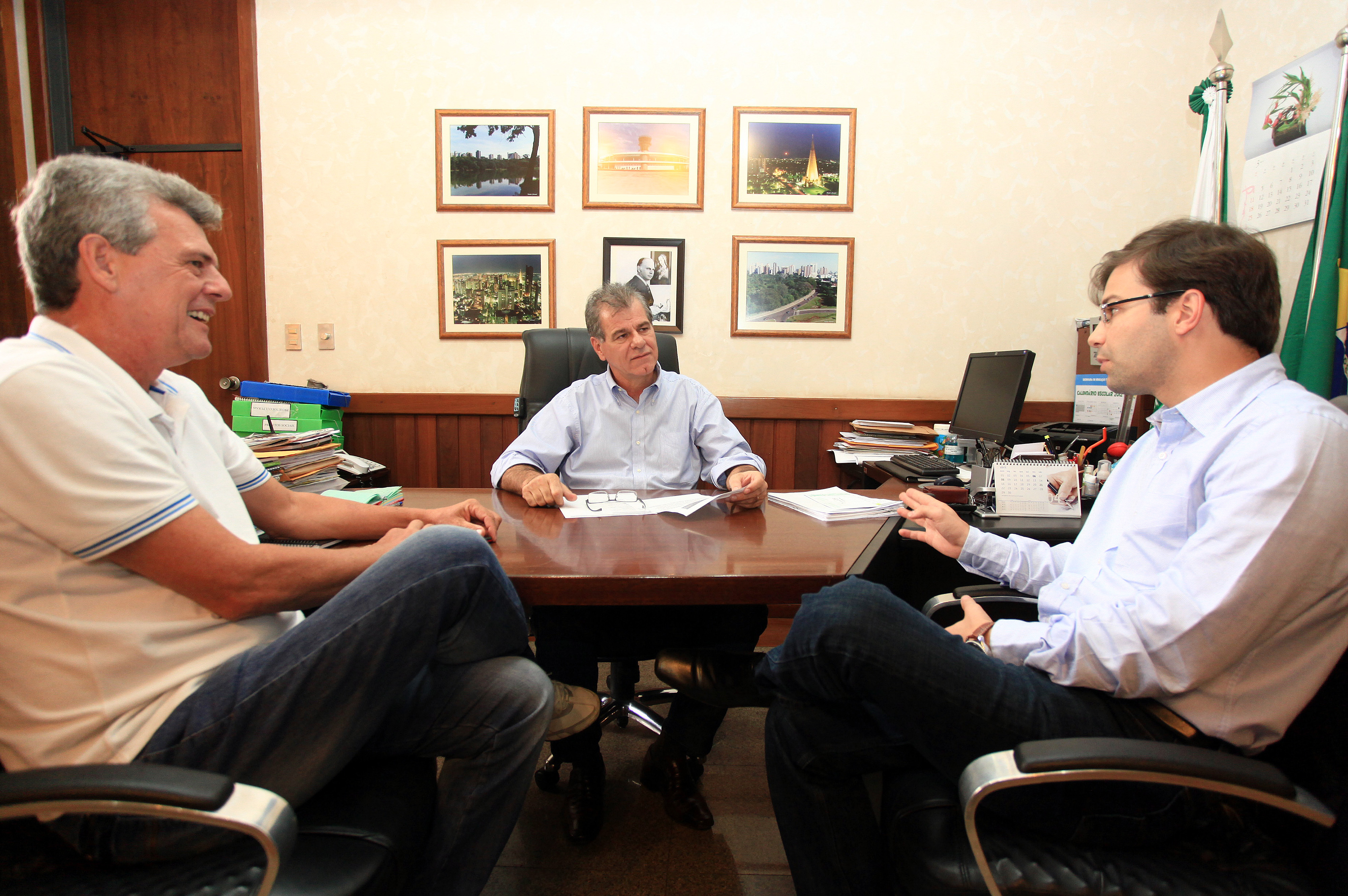 O prefeito em exercício, Roberto Pupin, confirmou novos cargos para Walter Guerlles e Rodrigo Valentes | Divulgação - Assessoria PMM