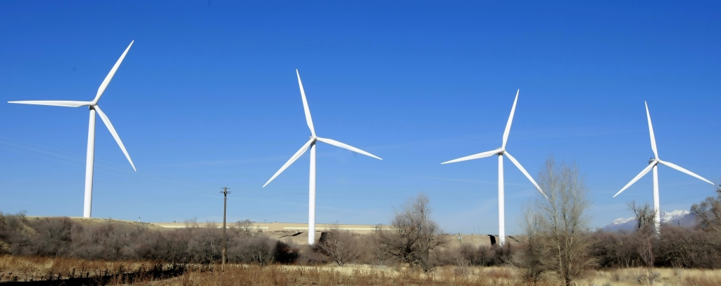 Parque eólico na Califórnia, EUA. País retomou o posto de maior investidor em energias limpas. |