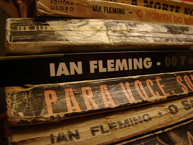 O novo livro de Bond sairá à venda no fim de 2013 | Divulgação