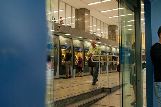 Sem acesso ao sistema on-line, os bancos ficaram vazios |