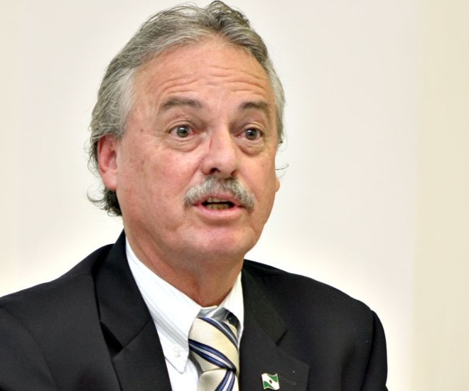 A lei de Mario Celso: dinheiro público a gente não tem de pagar. |