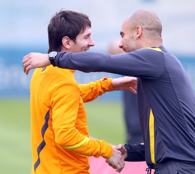 O craque Lionel Messi se despede do seu mentor Pep Guardiola, após anúncio da saída do treinador | 