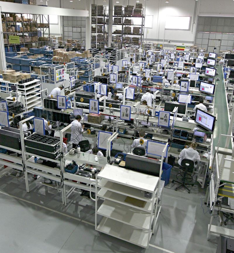 Fábrica da Bematech, em SJP, está sendo ampliada para aumentar produção em 43% | Felipe Rosa/ Gazeta do Povo