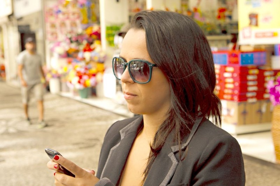 Elisa Cordeiro teve o celular roubado em uma padaria. Para ela, estabelecimento também foi vítima | Antonio Costa / Gazeta do Povo