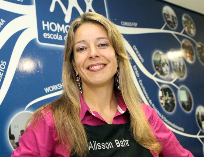 Alisson Bahr, diretora da unidade do Paraná da HomoSapiens Paraná, durante a inauguração da primeira unidade da empresa fora de Minas Gerais |