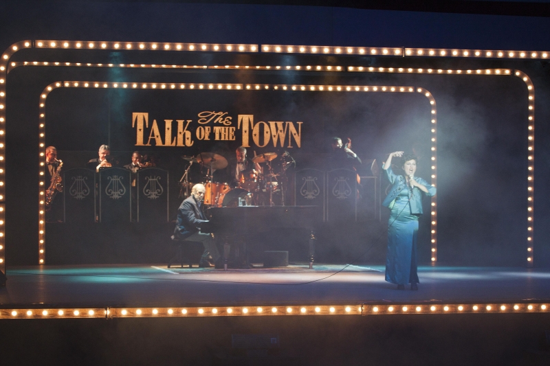 Claudia Netto emocionou a plateia do Guairão com sua performance de Judy Garland. | Bruno Tetto/Divulgação