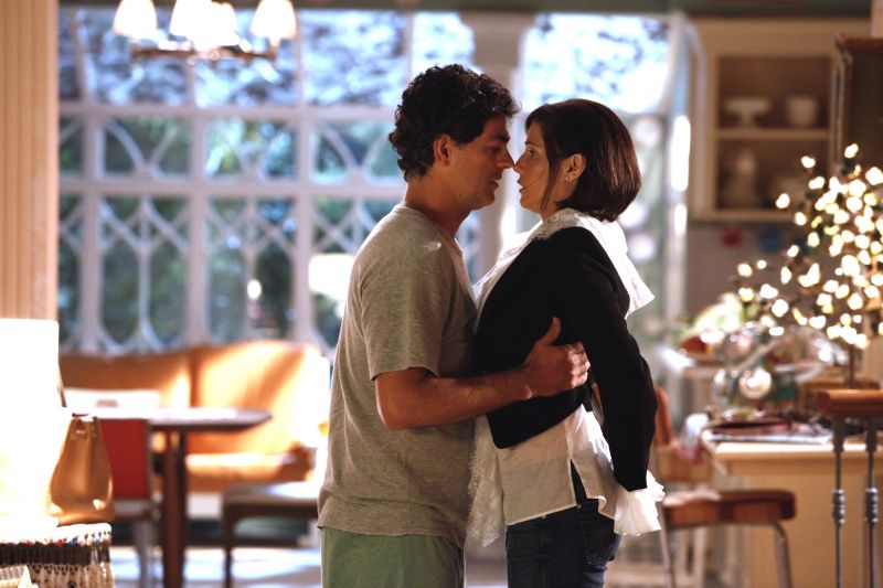 Léo (Moscovis) e Giovana (Deborah Secco) estão separados, mas têm várias idas e vindas | Fabrício Mota/TV Globo