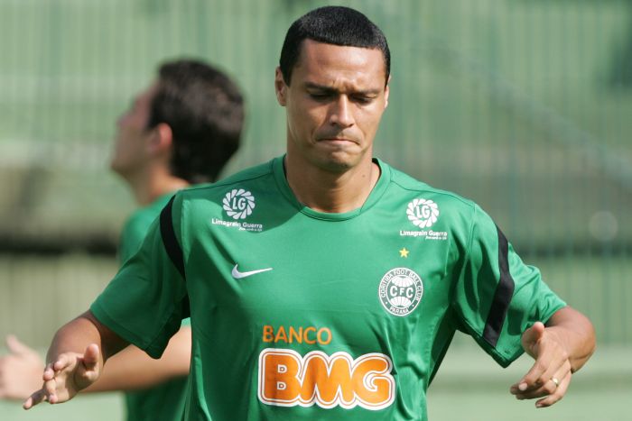 Zagueiro Emerson é o artilheiro do Coxa nesta temporada, com oito gols | Henry Milléo / Gazeta do Povo