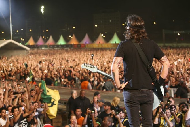 No ano passado, um dos dias recebeu um público de 75 mil pessoas devido à grande procura de ingressos pelo show do Foo Fighters |