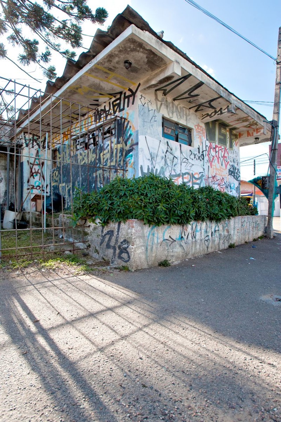 Módulo policial desativado na Rua Primeiro de Maio, Vila São Pedro, em Curitiba | Henry Milleo/ Gazeta do Povo