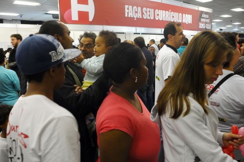 Feira de empregos atraiu cerca de 7 mil pessoas, segundo os organizadores. Vagas ofertadas era para Curitiba e Região Metropolitana | Daniel Caron/Agência de Notícias Gazeta do Povo