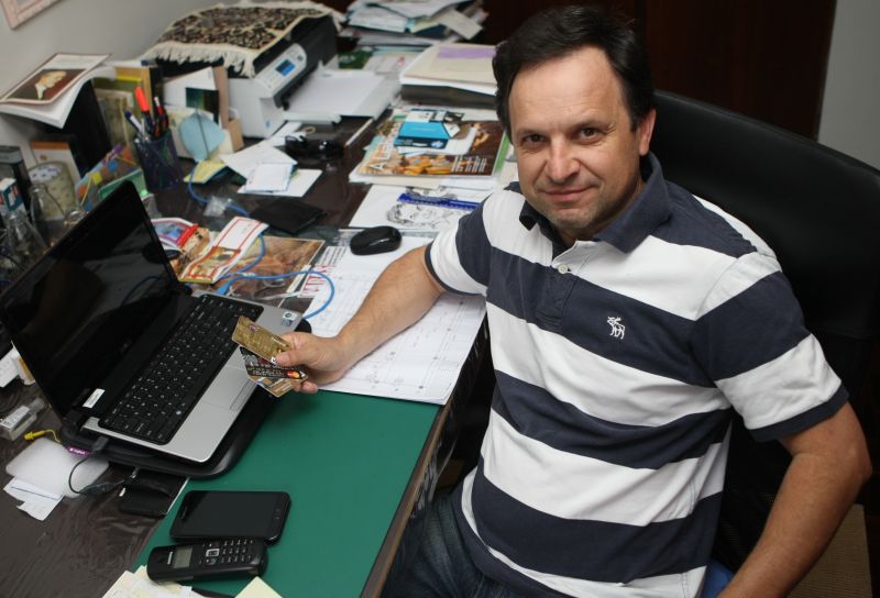 Paulo Leão, empresário, chegou a gastar R$ 5 mil só com juros do cartão de crédito | Aniele Nascimento/ Gazeta do Povo