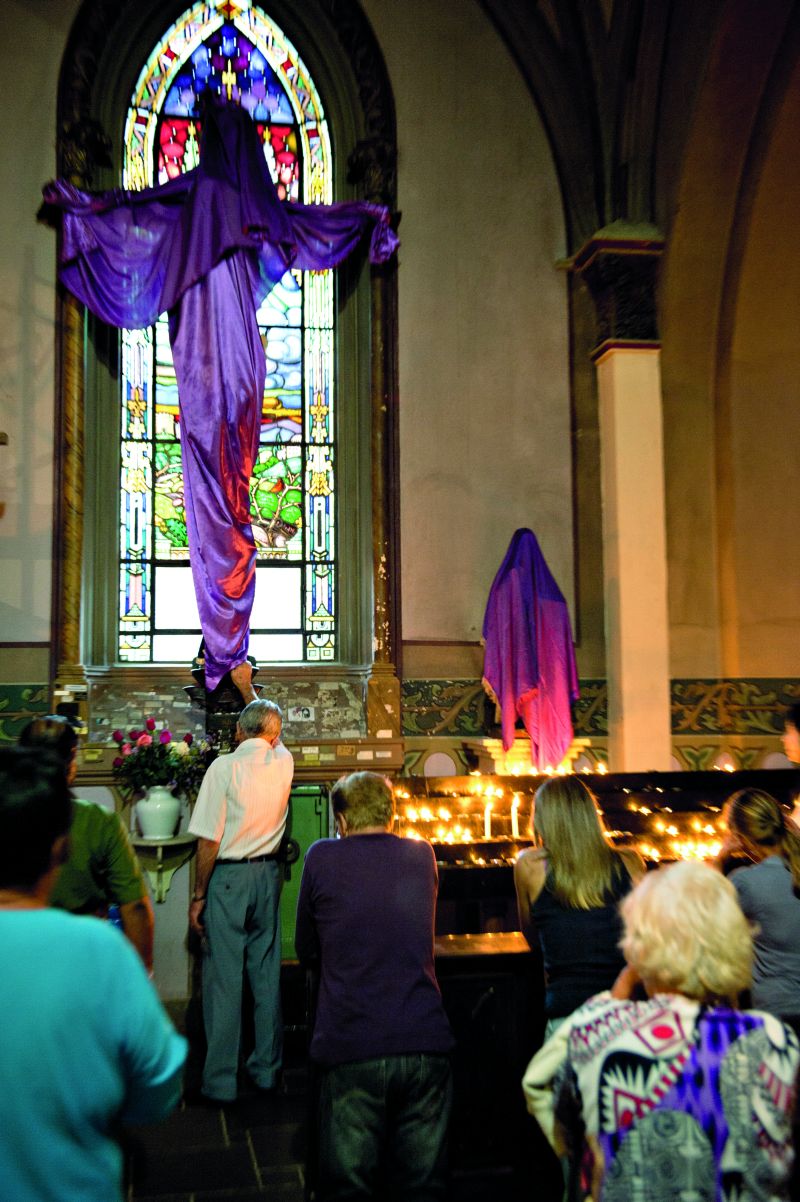 A queda de seguidores da Igreja Católica foi seguida pelo aumento de evangélicos pentecostais | Marcelo Andrade/ Gazeta do Povo