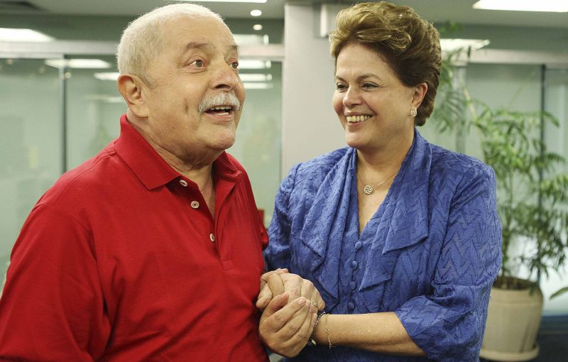 Lula e Dilma em encontro recente: ex-presidente é apontado como "favorito" para eleições de 2014. | REUTERS/Ricardo Stuckert/Instituto Lula