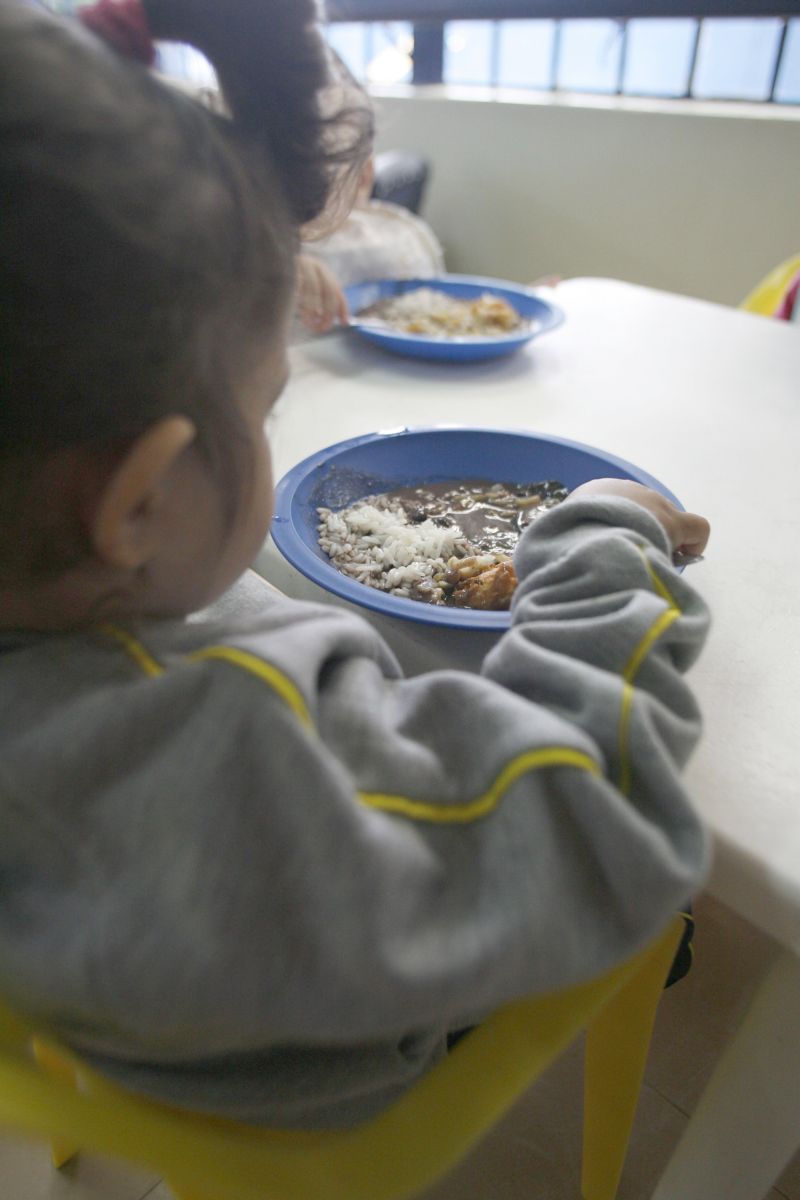 Empresas também são acusadas de fornecer merenda de qualidade inferior para as crianças | Priscila Forone/ Gazeta do Povo