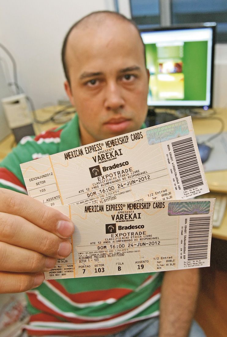 O bancário Alexandre Pulcides precisou pagar R$ 72 de taxa de conveniência para ver o Cirque du Soleil | Hugo Harada/Gazeta do Povo