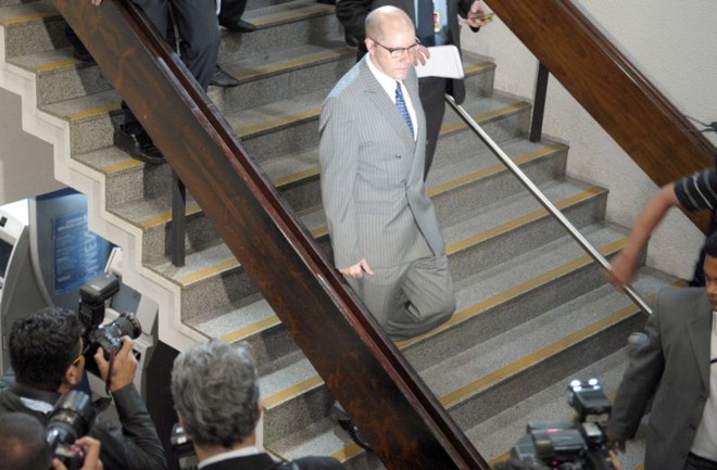 Senador teria usado o cargo para negociar um contrato de R$ 8 milhões para a Delta |