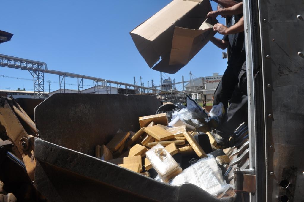 Foram incineradas mais de 6 toneladas de drogas, como maconha, cocaína, crack, haxixe, ecstasy e lança perfume | Divulgação/Polícia Federal