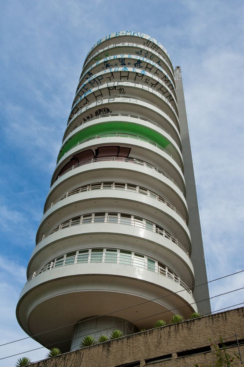 Fachada do Suite Vollard: depois da pichação, segurança 24 horas | Henry Milléo/ Gazeta do Povo