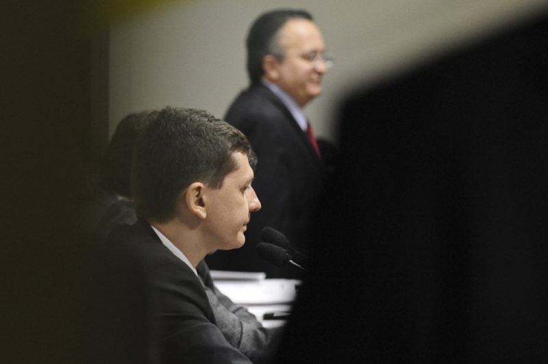 O delegado da PF, Alexandre Marques de Souza, responsável pela Operação Vegas, presta depoimento em reunião fechada da CPI do Cachoeira. | Fabio Rodrigues Pozzebom/ABr