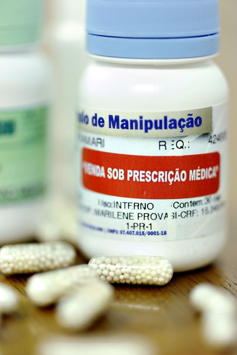 Medicamentos manipulados comprados sem receita em Maringá exibem selo de restrição | Fábio Dias/Gazeta Maringá