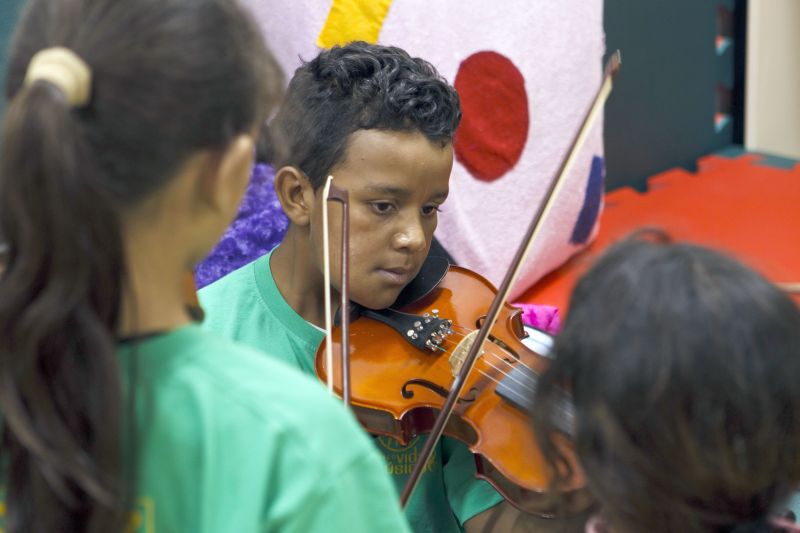 Mateus, participante do projeto Espaço Vida e Música: Minha vida mudou bastante, na escola e em casa | Antônio Costa/ Gazeta do Povo