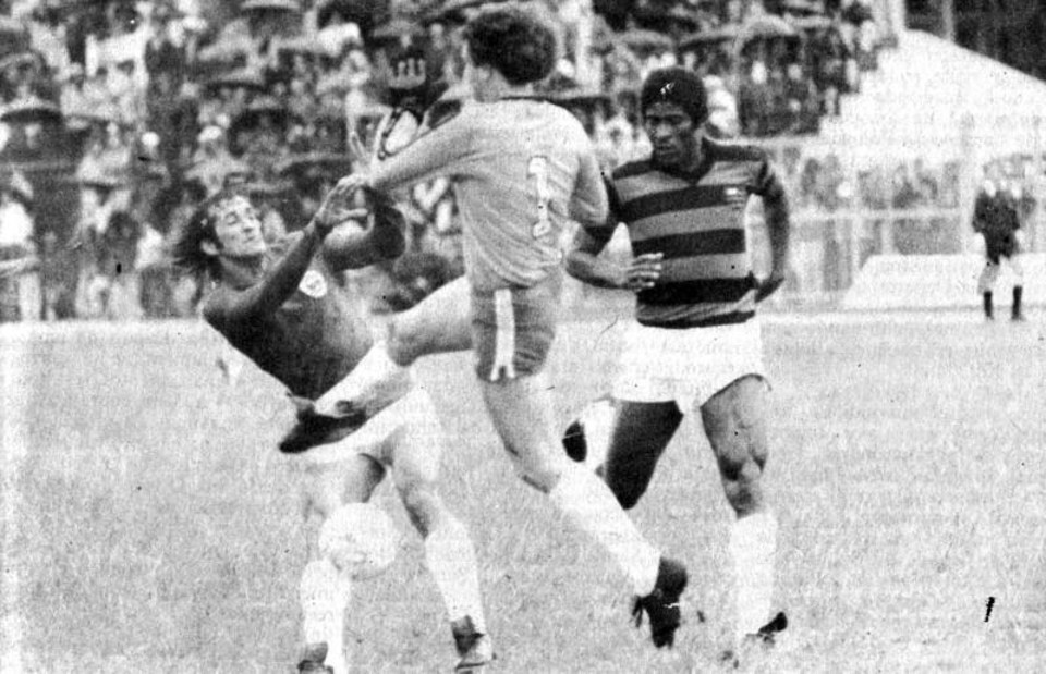 Ziquita em jogada contra o Pinheiros, em 1978 | Arquivo/ Gazeta do Povo