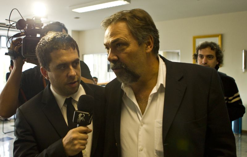 Um dia após se desfiliar do PSDB, Derosso foi interpelado por um repórter do humorístico CQC | Antônio Costa/ Gazeta do Povo