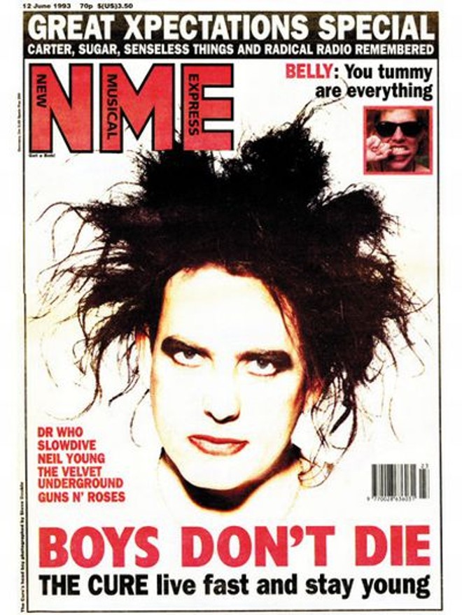Robert Smith, do Cure, na edição de junho de 93 |