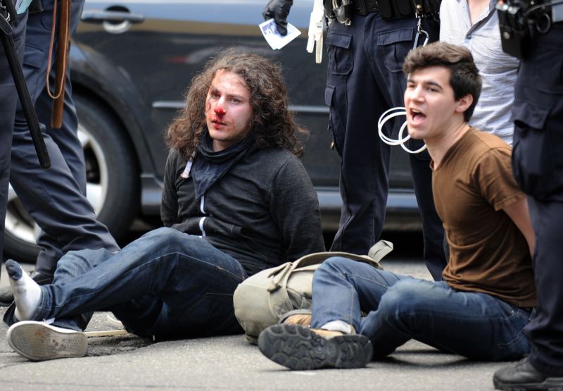 Protesto acabou em confusão | AFP
