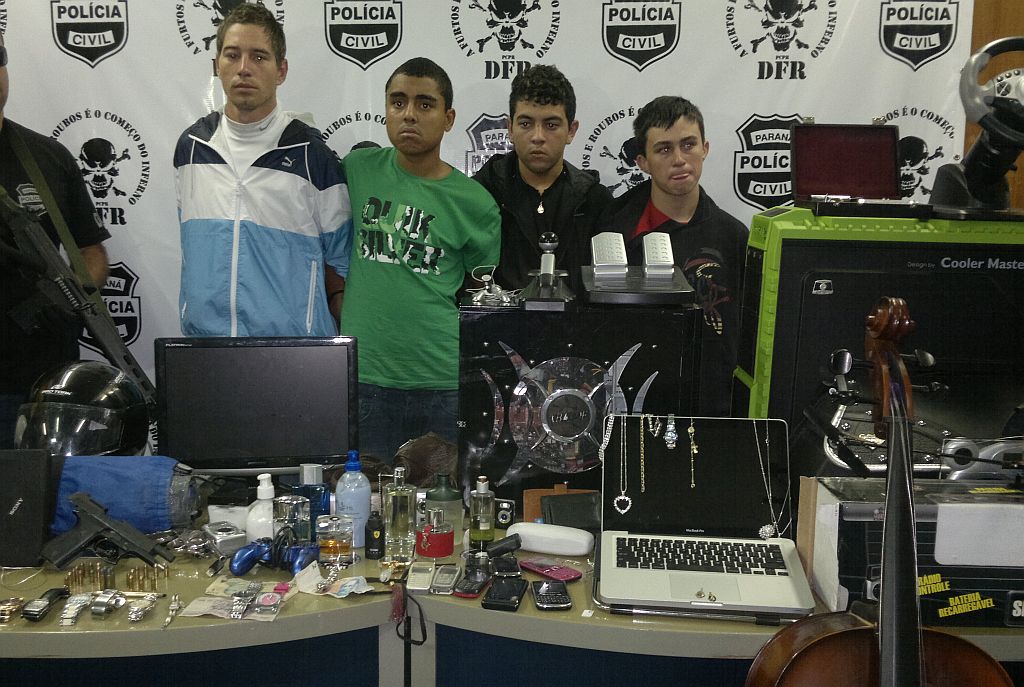 Quadrilha suspeita de roubar casas em Curitiba e São José dos Pinhais é presa | Patricia Fernanda / Agência de Notícias Gazeta do Povo