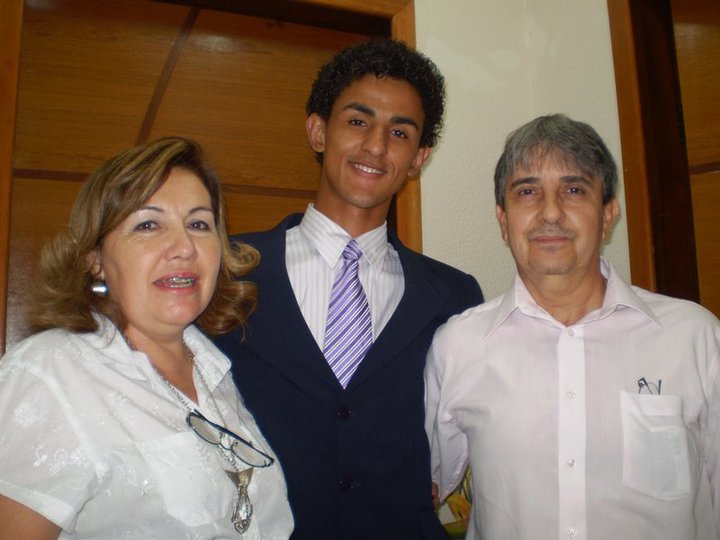 Família Veiga adotou Alex com 11 anos. Em geral, candidatos a pais preferem crianças mais novas | Arquivo da família