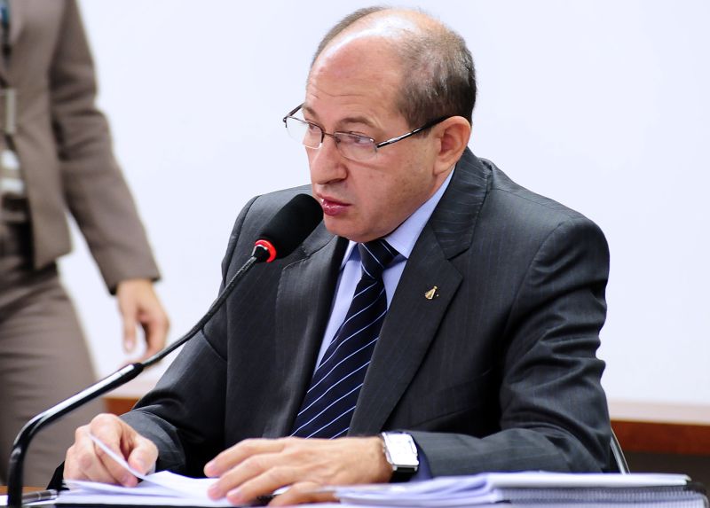 O diretor afastado do Dnit, Luiz Antônio Pagot, durante audiência em comissão da Câmara em 13 de julho | Agência Câmara