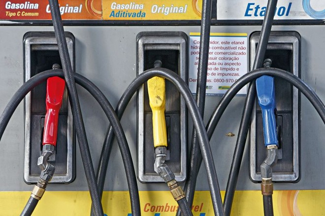 Álcool ou gasolina? A resposta não está só no preço por litro | Hugo Harada/Gazeta do Povo