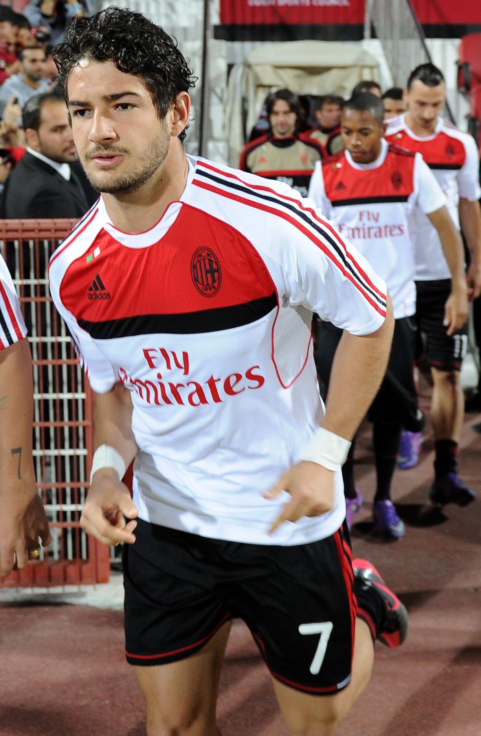 Exames feitos pelo Milan constatam que Alexandre Pato está curado | AFP