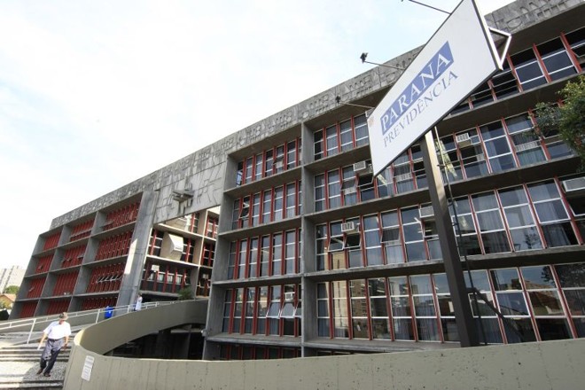 Sede da Paranaprevidência: sem repasse integral do governo do estado e baixa contribuição, fundo corre risco | Aniele Nascimento/ Gazeta do Povo