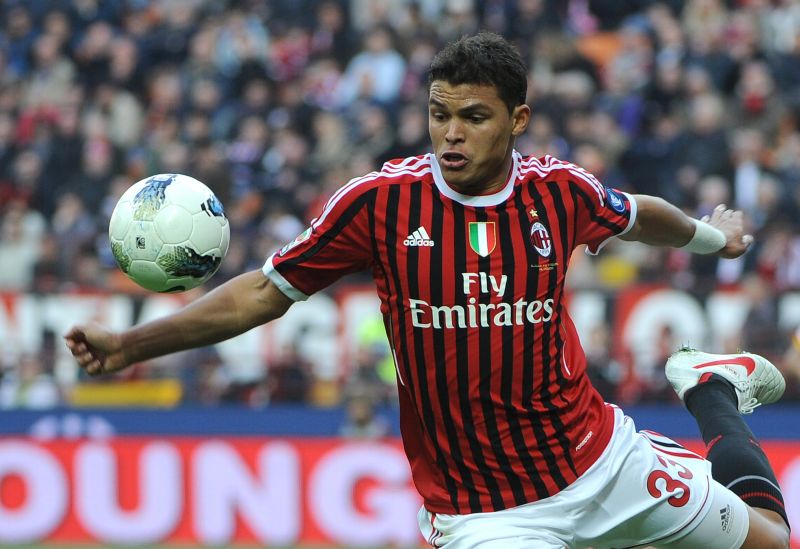 Técnico Massimiliano Allegri diz que Thiago Silva vai continuar no Milan | AFP