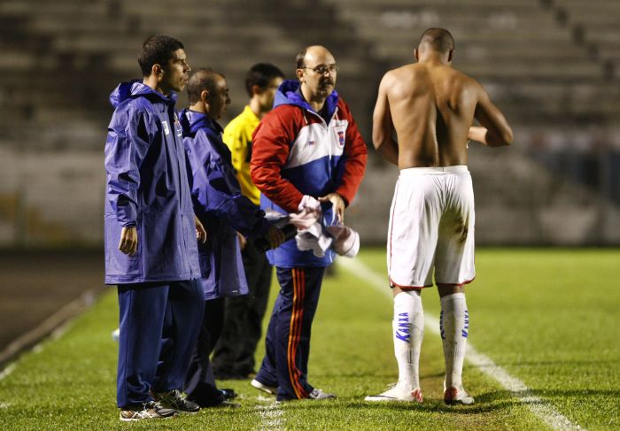 Ricardinho orienta o Paraná na vitória sobre o Cincão: técnico ressalta que conquista do turno foi só um passo na busca da volta à elite | Hugo Harada / Gazeta do Povo