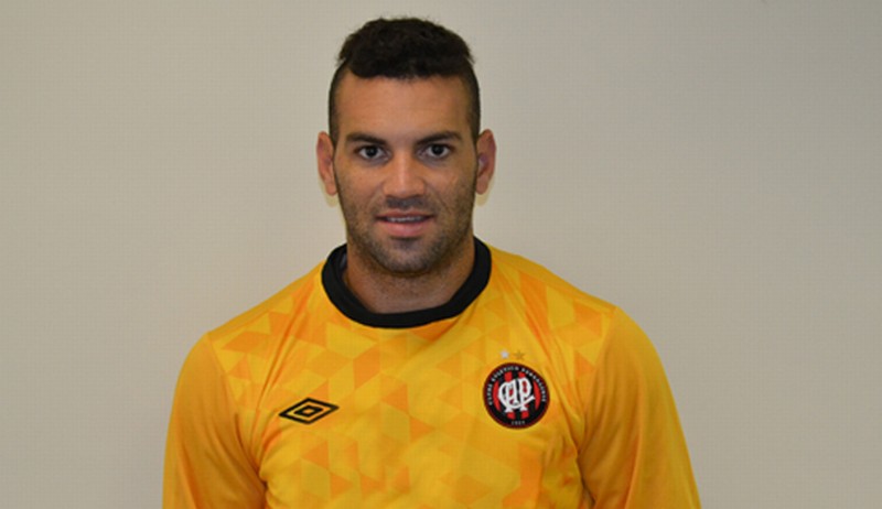 Goleiro tem 24 anos e foi campeão da Série B com a Portuguesa em 2011. | Divulgação / Atlético