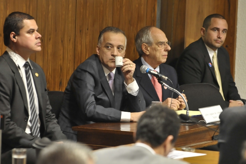 O empresário envolvido com a exploração de jogos ilegais Carlos Augusto Ramos, o Carlinhos Cachoeira durante depoimento na Comissão Parlamentar Mista de Inquérito que investiga a rede de influência do contraventor | Antônio Cruz/ABr