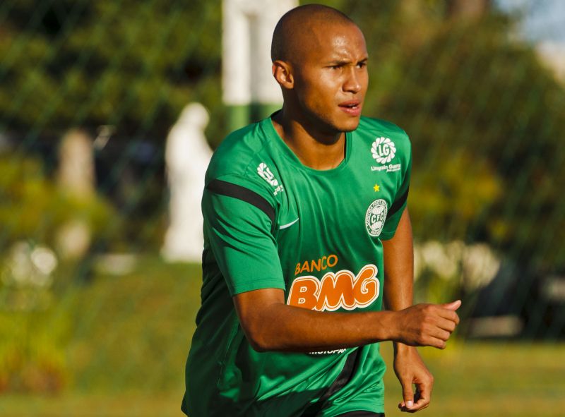 Jonas corre o risco de sair do Coxa. | Antônio Costa / Gazeta do Povo