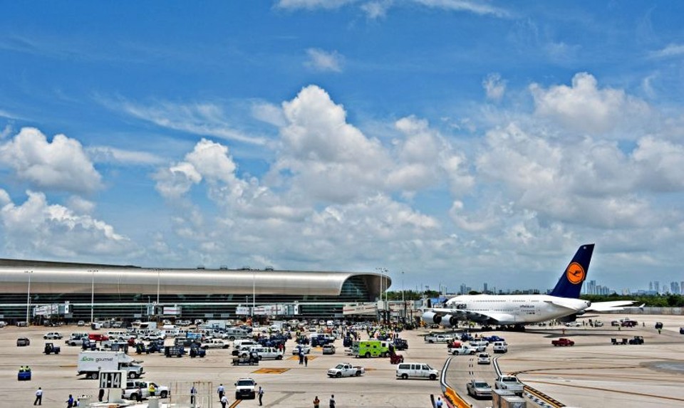 Vista do aeroporto de Miami: pacotes de viagens mais caros tendem a direcionar o consumo dos turistas-viajantes para o mercado interno | Armando Raul Rodrguez
