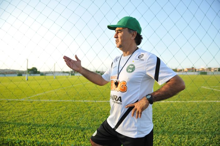 Marcelo Oliveira aguarda retorno dos médicos para saber se poderá contar com Rafinha diante do Inter | Marcelo Andrade / Gazeta do Povo