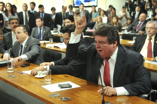 A irritação do deputado aumentou, e fez o presidente da CPI encerrar a sessão |
