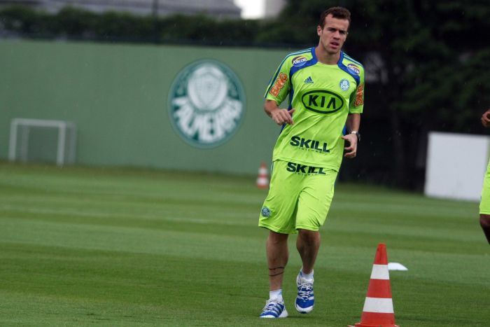 Volante Chico, que estava no Palmeiras, será apresentado no Coritiba na sexta-feira | Fernando Santos / Folhapress
