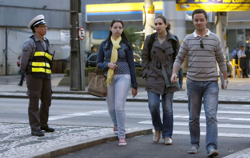 Profissionais também vão fiscalizar cruzamentos do Centro | Hugo Harada/ Gazeta do Povo