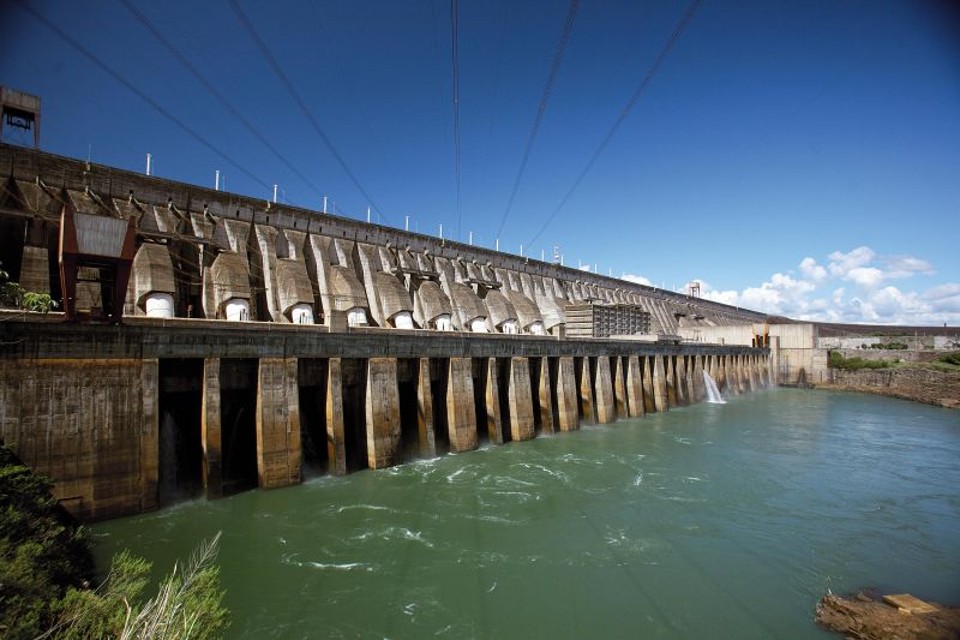 Itaipu Binacional. Encargos servem para patrocinar o Luz para Todos, entre outros usos | Itaipu Binacional