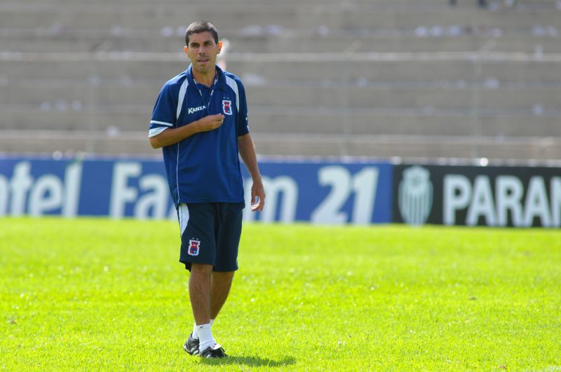 Ricardinho esconde o time | Daniel Caron/ Gazeta do Povo