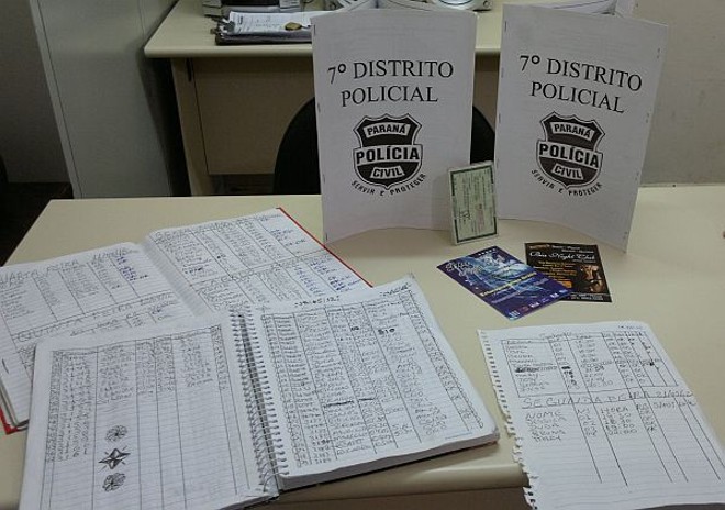 Polícia apreende cadernos com horários de programas feitos por menor de idade em casa noturna de Curitiba |