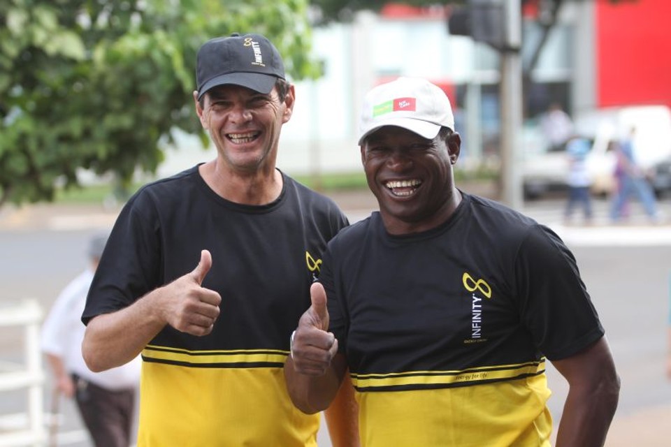Berg e Dirceu mantêm a amizade dos tempos de boleiro | Gilberto Abelha/ Jornal de Londrina